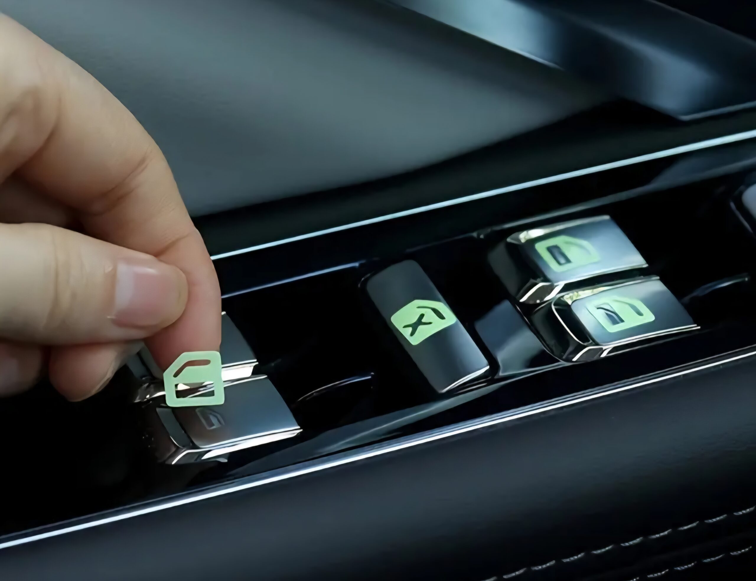 شبرنگ فسفری کلیدهای داخل درب خودرو (18 عدد) - Image 3